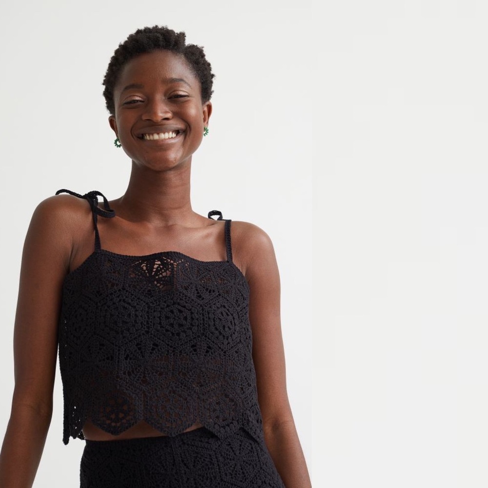 NWT H&M Crochet Crop Top Size Small Black